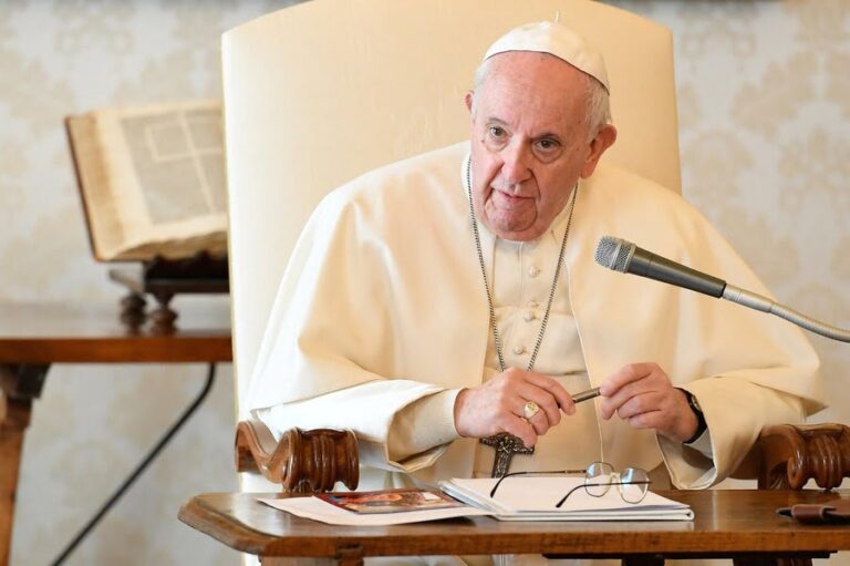 Pope Francis pays tribute to Queen Elizabeth II